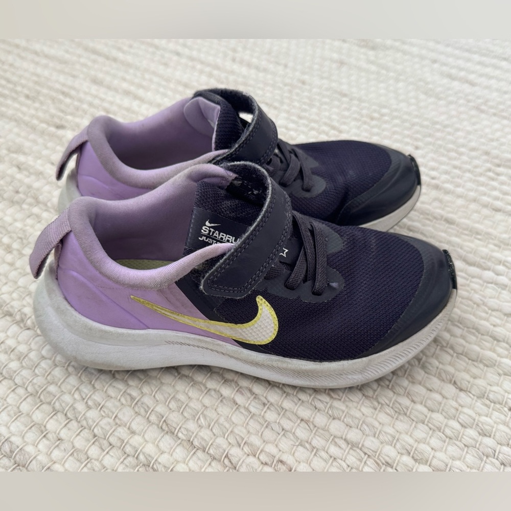 Nike Gilrs Navy and Purple Sneakers Size 11.5